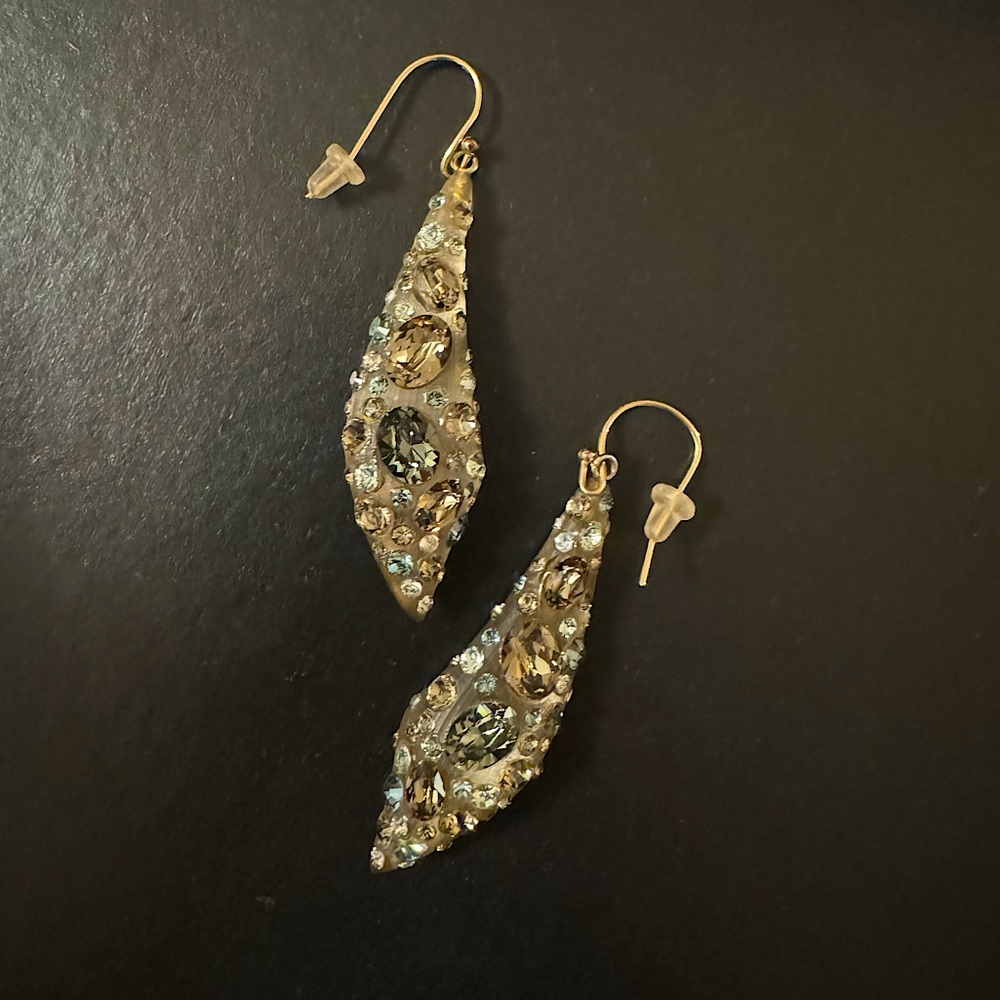 Alexis Bittar crystal encrusted lucite drop earring. Like new